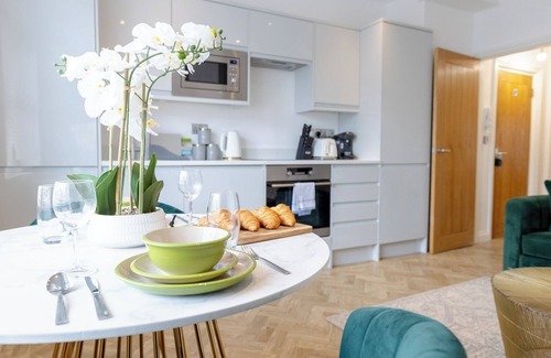 Riverside Condo | Boutique 1 Bed Apartment City Centre
