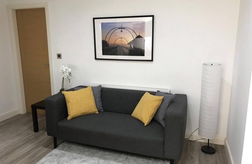 Southport Apartment | Boutique 2 bedroom town centre ground floor apartment