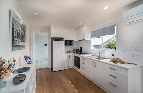 North Tamborine Apartment | Boutique Accommodation for Couples - nTwo couples. Two levels. One escape!