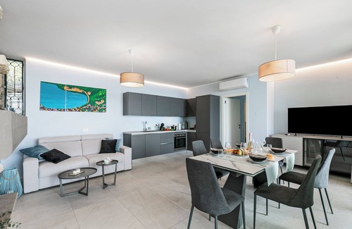 Cassone House | Boutique apartment Giove with Pool, Brenzone sul Garda, Italy