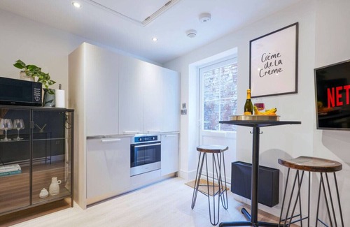 Rugby Apartment | Boutique Apartment - City Centre - Free Parking