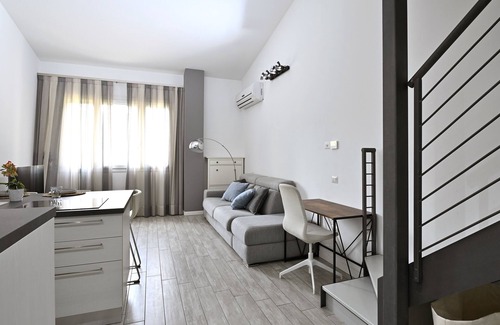 Santa Maria Novella Apartment | Boutique Apartment "Divided Two" in Florence