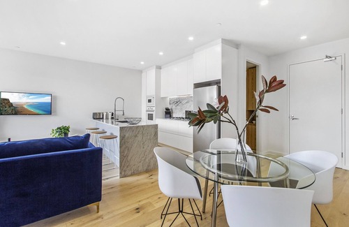 Carnegie Apartment | Boutique apartment in quiet, sought-after suburb