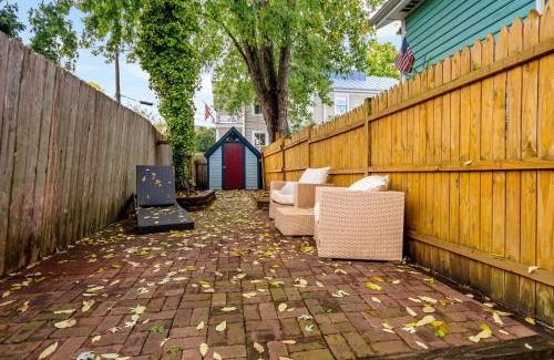 Old Town West House | Boutique Blue 2 bedroom Old Town House