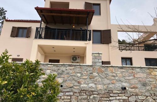 Monastiraki House | Boutique Family Villa