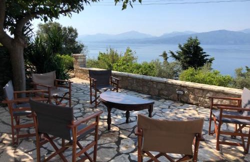 Monastiraki House | Boutique Family Villa