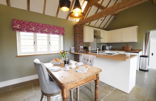 Wichenford House | Boutique Farm stay cottage in Worcestershire - Hot Tub/Dog Friendly