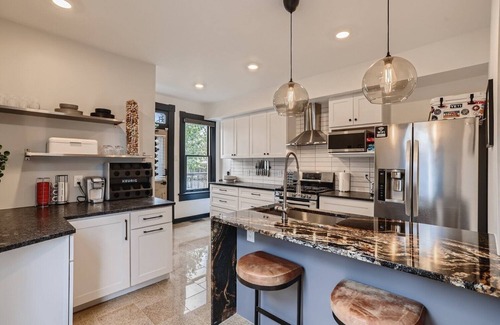 German Village House | Boutique German Village Townhome Steps from Schiller Park