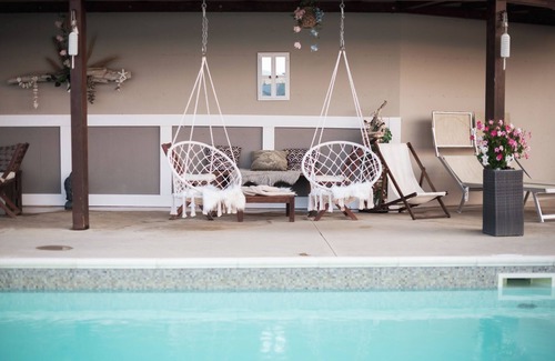 Montefiore dell'Aso RV Rental | Boutique Glamping Safaritent, met uitzicht op Adriatische zee