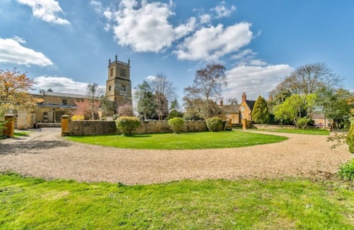 Earls Barton Apartment | Boutique Historical Country House Eleanor Suite