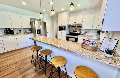 Abilene House | Boutique Home-Cozy, Clean, Comfy, 3/2 Abilene, Sleeps 6, near ACU, King