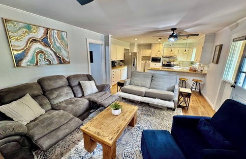 Abilene House | Boutique Home-Cozy, Clean, Comfy, 3/2 Abilene, Sleeps 6, near ACU, King