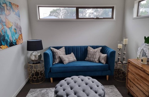 Carrum Downs House | Boutique Hotel inspired modern 2 bedroom townhouse