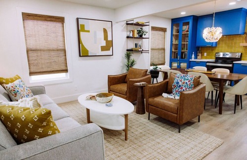 Austin Ave. House | Boutique Hotel Suite ~ minutes from Magnolia + BU