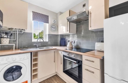 Bletchley House | Boutique House Excellent Location Free Parking