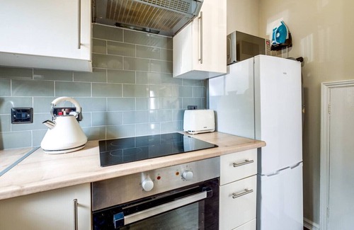 Bletchley House | Boutique House Excellent Location Free Parking