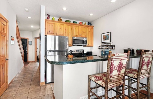 Beaver Bay House | Boutique Luxury On Lake Superior! Stunning Views Sunrise/Moon Waves Romantic