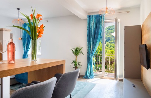 Saplunara Apartment | Boutique Pine Tree apartments
