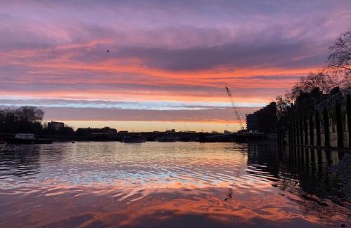 Thamesfield Apartment | Boutique Putney Riverside Apartment