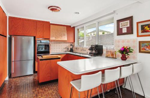 Mount Waverley House | Boutique Stays - That 70s House