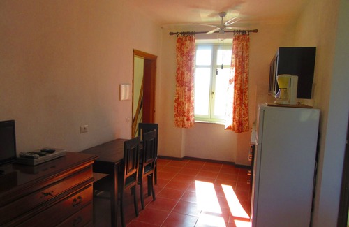 Govone Apartment | Boutique Studio Apartment in Roero Wine Area of Piedmont, near Asti and Alba.