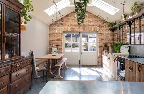 Nantwich Apartment | Boutique, three storey Georgian Town House, ground floor apartment with garden