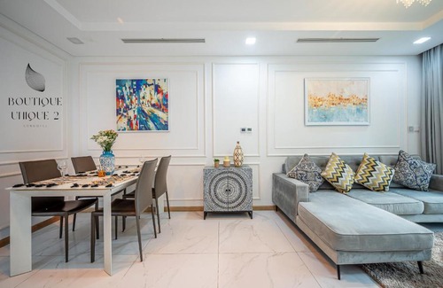 Hang Xanh Apartment | BOUTIQUE UNIQUE LANDMARK 81 Vinhomes Central Park