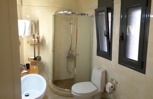 Spata-Artemida Apartment | Bow lux apartments