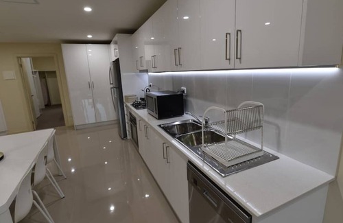 Bowden Apartment | Bowden Modern & Comfortable Apartment & Parking