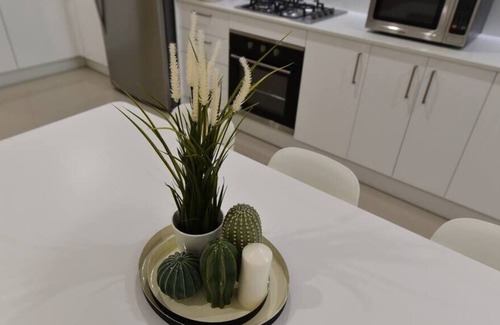 Bowden Apartment | Bowden Modern & Comfortable Apartment & Parking