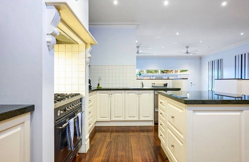 Moonee Ponds House | Bowen Street Family Retreat with Pool