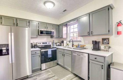 Bowling Green House | Bowling Green Townhome: 4 Mi to Lost River Cave!