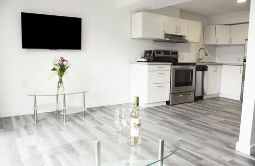 Bowmanville Hotel | Bowmanville Marina Inn & Suites