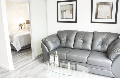 Bowmanville Hotel | Bowmanville Marina Inn & Suites