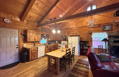 Ponca Cabin | Boxley Valley cabin near Buffalo National River.