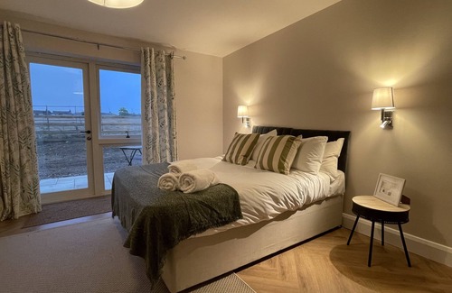 Earls Barton House | Bozeat House - Country Retreat