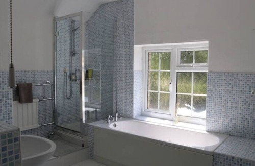Earls Barton House | Bozeat House - Country Retreat