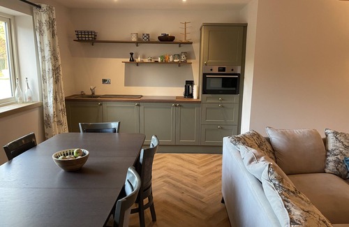 Earls Barton House | Bozeat House - Country Retreat
