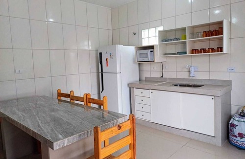Guaratuba House | House 300 meters from Balneário Coroados Beach