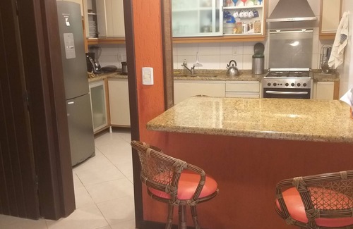 Porto da Lagoa House | Casa Grande e Confortável com Piscina, em Condomínio com Jardín e Churrasqueira