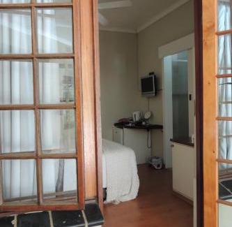 Hillcrest House | Brackens Guest House