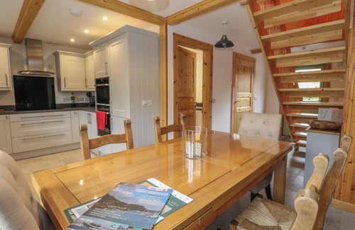 Dalmally Cottage | BRADAN LODGE, pet friendly, with a garden in Dalmally