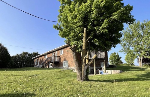 Bradford West Gwillimbury House | Bradford Ontario spacious modern farmhouse main floor