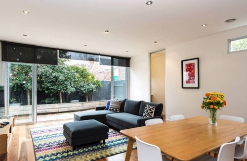 Richmond House | Bradman · "Bradman" Modern Style a Walk to MCG, Swan St, CBD