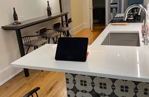 Lower East Side Apartment | Brady St Modern 2 Bedroom 1 1/2 Bath Luxury Unit
