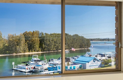 Forster Apartment | Braemar 7 - Lakefront apartment