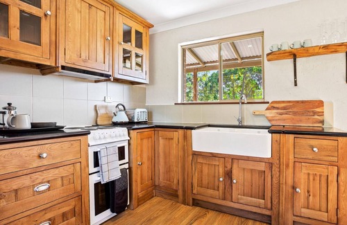 Central Tilba Cabin | Braeside Cabin One - Pinkwood