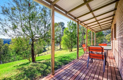 Central Tilba House | Braeside Cabin Two Alphitonia