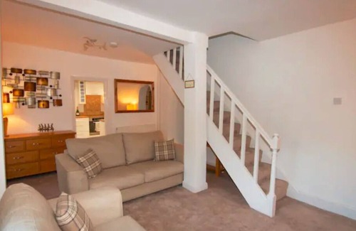 Blacon Cottage | Bramble Cottage, Cosy 2 Bed near Chester City & Zoo