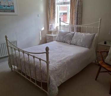 Holt Bed & Breakfast | Bramble Lodge